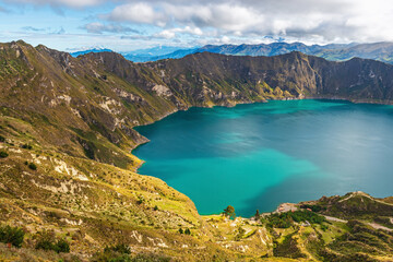 Fototapeta na wymiar The volcanic turquoise crater lagoon of Quilotoa, Quito region, Ecuador.