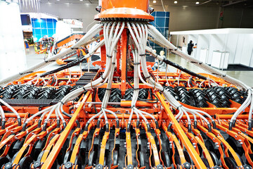 Pneumatic seeder for agricultural machinery