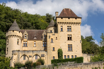 Fototapeta na wymiar Chateau La Malartrie in La Roque-Gageac, Dordogne river valley. Aquitaine, France