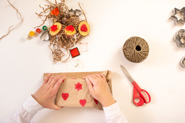 DIY potato print. handmade gift wrapping with an exclusive print pattern.