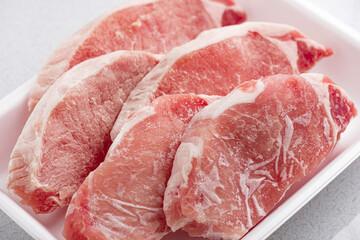 冷凍の豚肉
