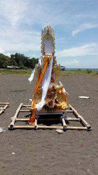 Ngaben Baligia ceremony by the beach