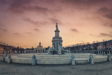 Obraz premium Fountains of the Gardens of the Royal Palace of Aranjuez in Madrid, Spain