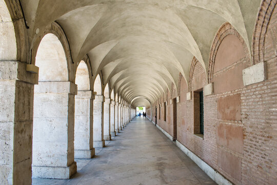 Soportal en la casa de los infantes de Aranjuez, Espa&ntilde;a