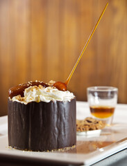 Chocolate dessert with figs and caramel