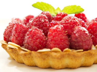 Raspberry tart with custard