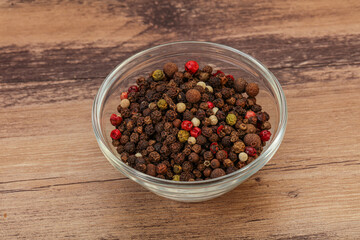 Peppercorn heap in the bowl
