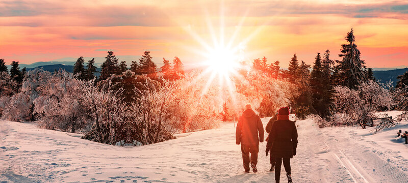 Wundersch&ouml;ner Schwarzwald im Winter Schneelandschaft - Schneespaziergang / Schneewanderung auf dem Schliffkopf / Schwarzwaldhochstra&szlig;e