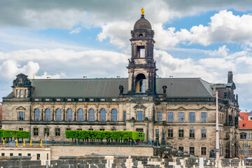 Obraz premium Dresden Regional Court building on Bruhl's Terrace (Balcony of Europe), Germany