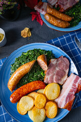 delicious oldenburger green cabbage with Pinkel sausage