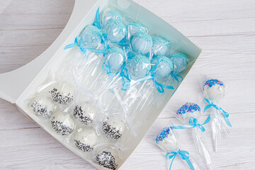 Lolipop packaged blue and white