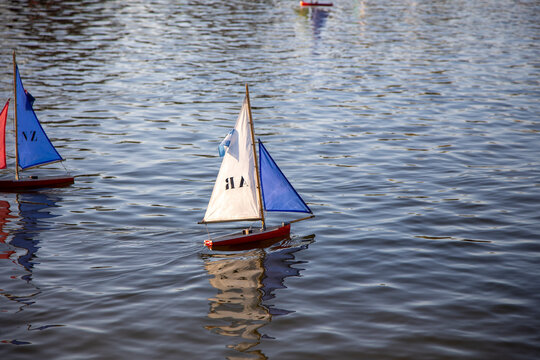 Maquette Bateau Bois Socllaire WI-31 Le Winner 600x180mm – Hors Bord France