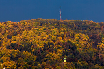 Obraz premium Beautiful mountain landscape in the Carpathian Mountains Romania at the transition from autumn to winter.