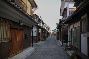 Fototapeta na wymiar 日本の古い街並み