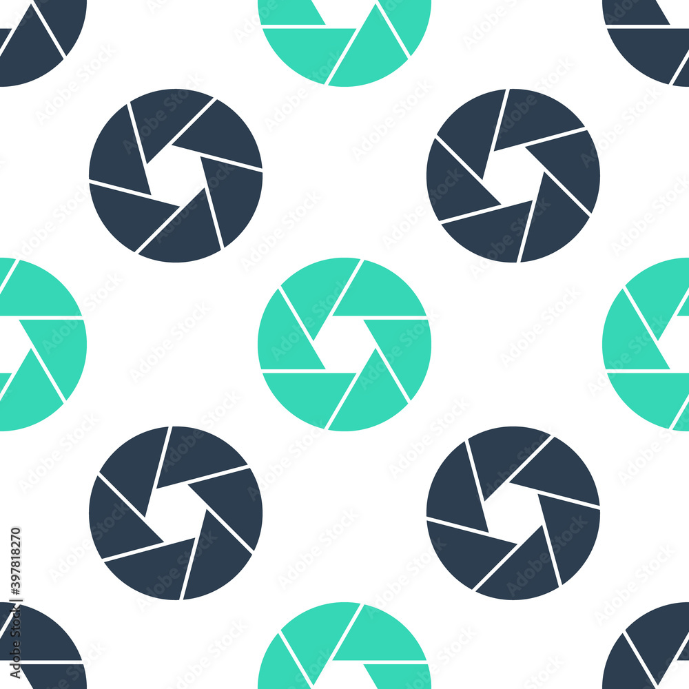 Poster green camera shutter icon isolated seamless pattern on white background. vector.