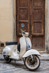 Typischer alter Roller in Florenz, Italien