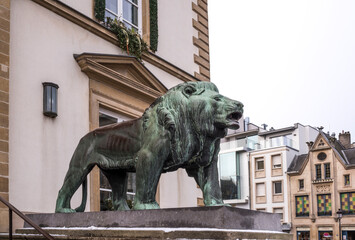 Naklejka premium Lion at the entrance of Hotel De Ville