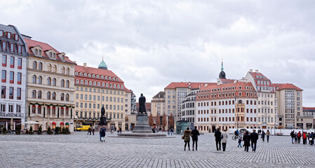  Tourists visiting the sights of the city