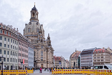  Frauenkirche is a Lutheran church. It was erected on (1670-1733)