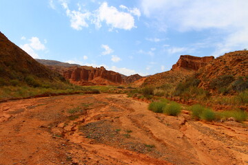 Konorchek Canyon, a colourful landscape between Kochkor and Bishkek