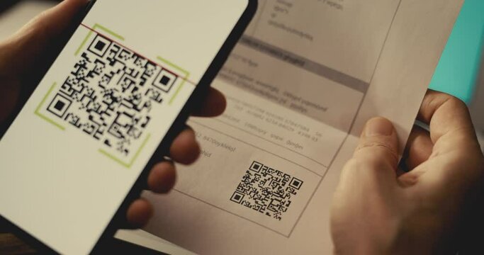 Scanning QR code with mobile phone