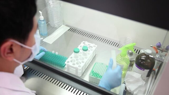 institute of medicine_bio lap_clean room_pipette_01