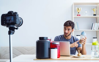 Sports blogger talking about protein nutrition