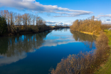 Fototapeta premium The Skagit Valley lies in the northwestern corner of the state of Washington. Its defining feature is the Skagit River. The Skagit River runs from high in the Cascade Mountains to Puget Sound.