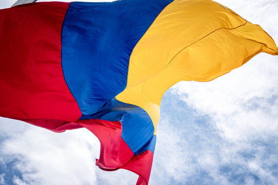 Bandera De Colombia, Tricolor, Simbolo Patrio De La República De Colombia 
