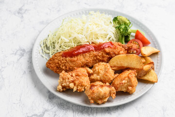 揚げ物の盛り合わせ