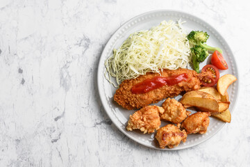 揚げ物の盛り合わせ