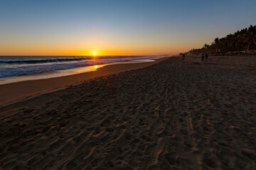 PLAYA,ATARDESER,ACAPULCO,PIE DE LA CUESTA, MAR CIELO,NARANJA,SOL,AMARILLO,COSTA,OLAS,