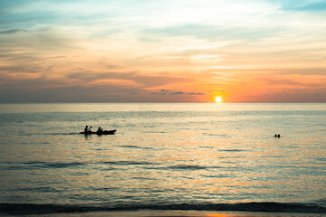 Fototapeta premium Beautiful sunset on the Sea coast in Thailand.