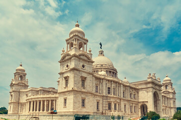 Fototapeta na wymiar Iconic Victoria Memorial of Kolkata, envisaged by Lord Curzon, the Viceroy of British India, dedicated to the memory of Queen Victoria (1819–1901) and is now a popular travel destination.