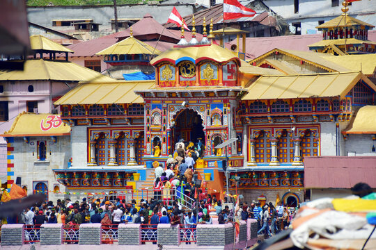 Badrinath temple India | Temple india, Temple photography, Ancient indian  architecture