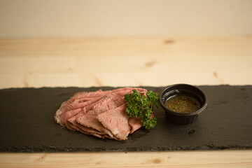 Sliced Roast Beef, Ready to Eat, Take away, Take out お惣菜　スライスされたローストビーフ　お持ち帰り