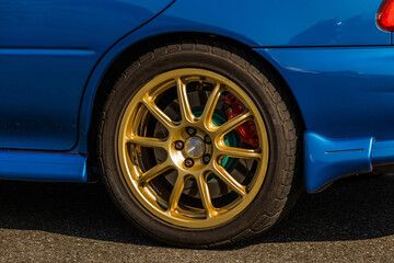 車のホイールとタイヤ　old  Wheel of the car