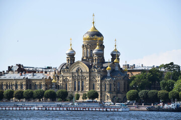 Fototapeta na wymiar View if Tserkov Uspeniya Presvyatoy Bogoroditsy church in St. Petersburg, Russia 