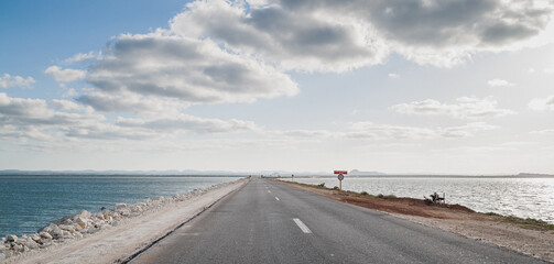 The road between waters, Cuba