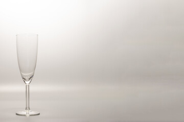 Flute à champage - coupe de champagne - vide - background - fond neutre