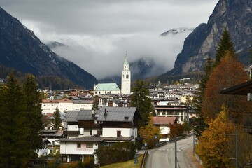 Fototapeta premium CORTINA D'AMPEZZO DOLOMITI ITALIA IL CAMPANILE