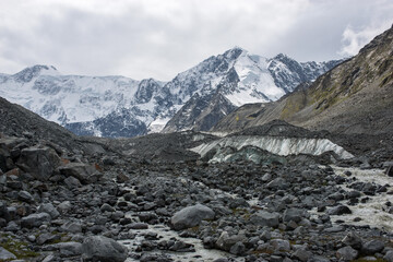 Fototapeta na wymiar Akkem glacier with a view of the pearl of the Altai-Belukha