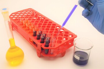Utilizando una pipeta pasteur