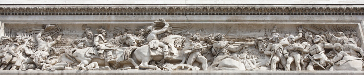  The triumphal arch.On the walls there are battles. Battle of Jemapp
