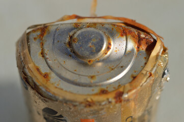 Deteriorated battery, pollution