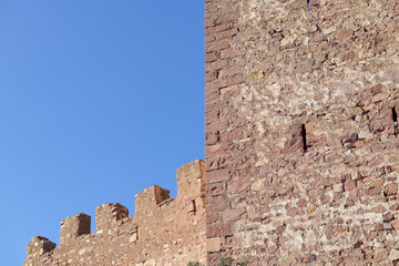 Detalle de las almenas del castillo de Serra, en la provincia de Valencia. Comunidad Valenciana....