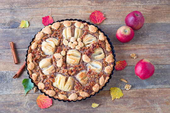 Apfel-Walnuss-Kuchen Images – Browse 14 Stock Photos, Vectors, and ...