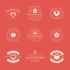 Obraz premium Happy valentines day greetings cards with labels and badges set vector illustration