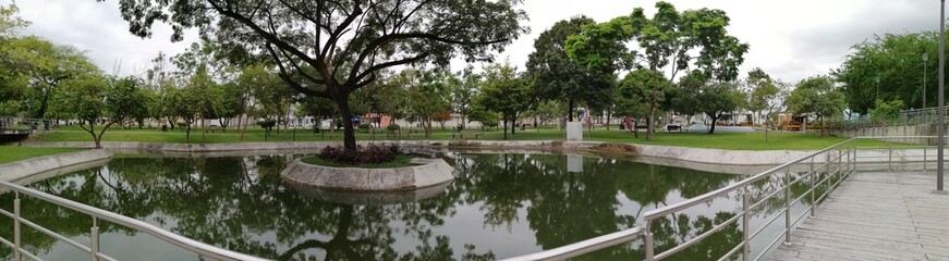 Fototapeta na wymiar Parque La Rotonda Portoviejo