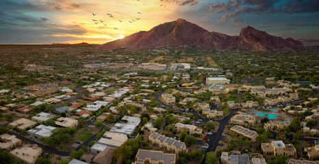 Arizona valley and resorts during sunset - obrazy, fototapety, plakaty